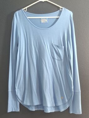 Lilly Pulitzer luxletic Lounge Light Blue Long Sleeve Scoop Neck Pocket Tee